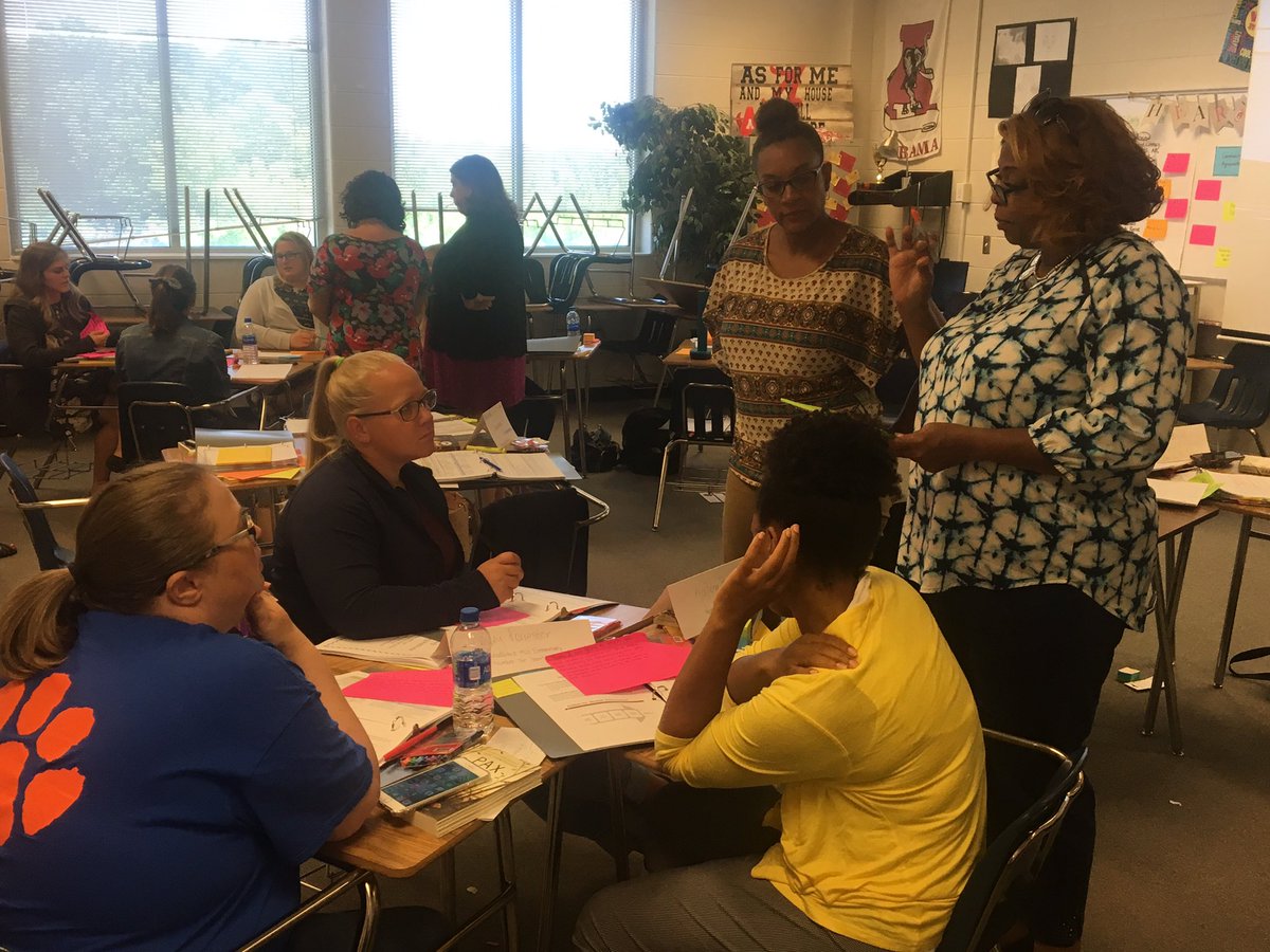 waltersk14's tweet photo. 4th grade fine-tuning teaching points #GCPSRI2019 https://t.co/oBJwTrxI7A