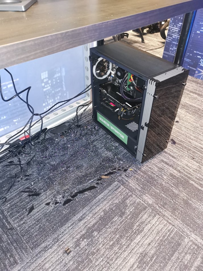 guardiancsgo's tweet photo. I am very sorry for this accident ! @DreamHack @Mod645 😇🤷‍♂️ https://t.co/K5wiZOpmSf