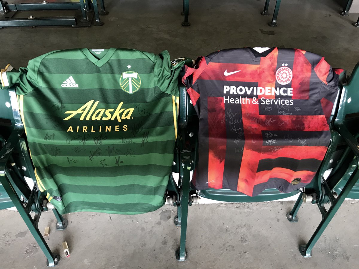 🌲🌹Giveaway Time🌹🌲

Looking for a way to score a new 2019 signed <a href="/TimbersFC/">Portland Timbers</a> or <a href="/ThornsFC/">Portland Thorns FC</a> jersey?

Here's how:
1⃣Follow us 
2⃣Retweet this tweet

The winner of each jersey will be notified on Tuesday 6/4! #RCTID #BAONPDX