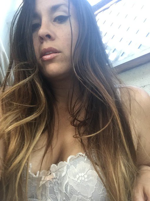 Publishing some new photosets for you! Login and enjoy! https://t.co/zfre2PSzuS https://t.co/uL6vim6<a href="/tag/mvsales"class="tags"><span>#mvsales</span></a>