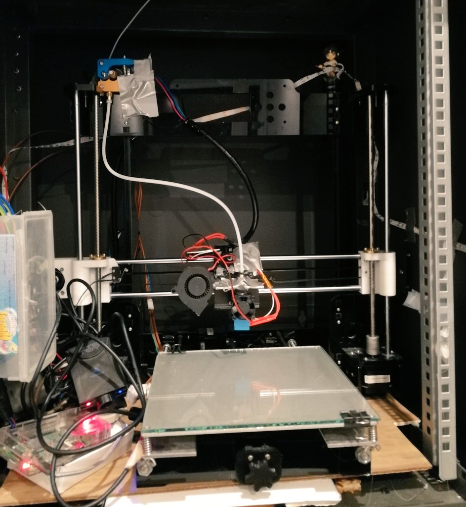HaradaiTheDroid's tweet photo. Cockroach-Rick situation is the clear representation of my printer right now. I guess that instead of cockroach corpses it is made of hot glue, tape, and more hot glue. 😅😂
Surprisingly, it works! https://t.co/QPuLD7yQWv