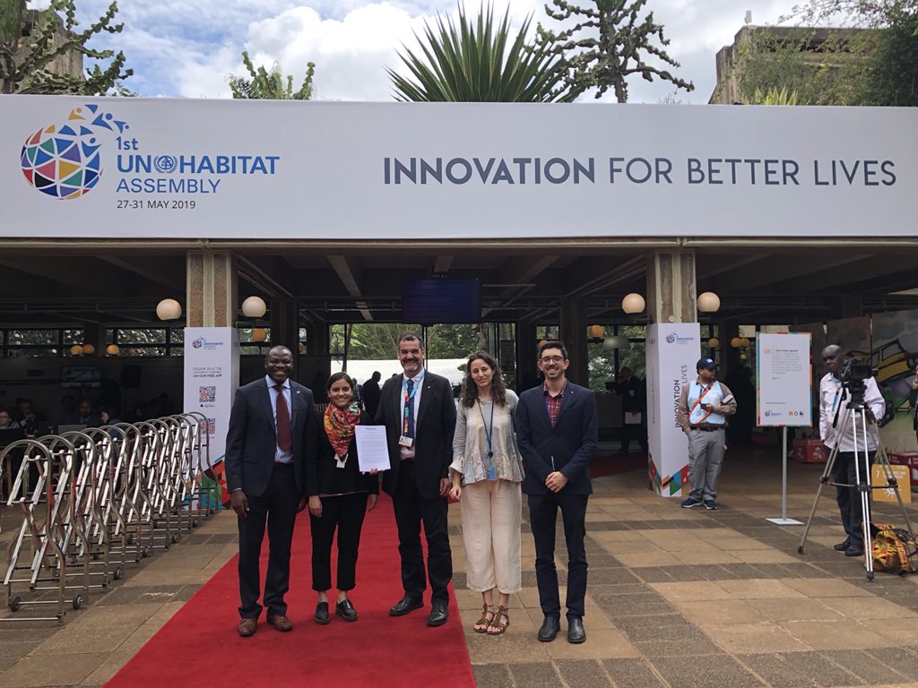 pamela_carbajal's tweet photo. Exiting day, @UNHABITAT signed an MoU with the #ISC, the #IUE and the #UHWB programme to implement the #IGUTP for the improved envioment and wellbeing programme! Thanks Franz Gatzweiler for your engagement during the assembly #unhabitatassembly @ShipraSuri https://t.co/ubFCwcCWqy