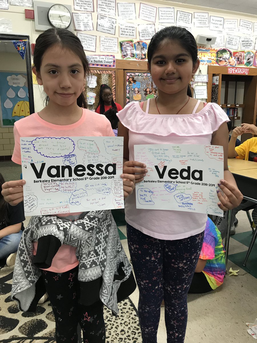 BinderLansey5's tweet photo. Our VIPs, Vanessa and Veda popped our next prize- Modeling clay contest! @MrsLoughner5 https://t.co/9ZIUic3byK
