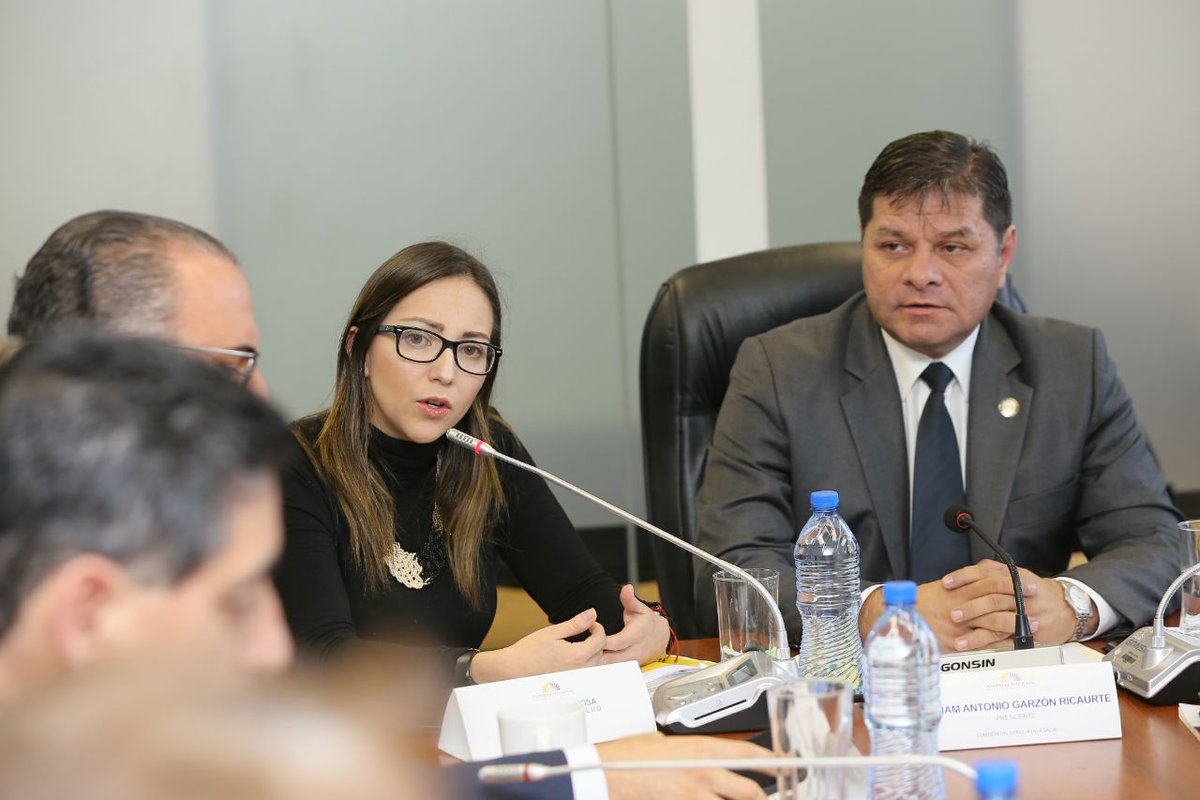 Salud_Ec's tweet photo. "Atacar a una institución noble, a una institución emblemática y garante de un derecho tan importante como es el de la salud pública, a mi criterio, amerita una defensa institucional". Ministra @MVEspinosaS #SaludConLaVerdad https://t.co/vbUSXpkJGT