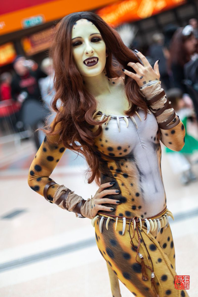 FoodAndCosplay's tweet photo. Cheetah 

Cosplay by clairerainbow (IG)
Photos by @FoodandCosplay
Taken at @MCMComicCon Birmingham 19

#cheetah #ww #wonderwoman #kristenwiig #galgadot #dc #dcvillians #villian #cosplay #cat #catwoman #tigra #kitty #bodypaint https://t.co/keuYV1UXqj