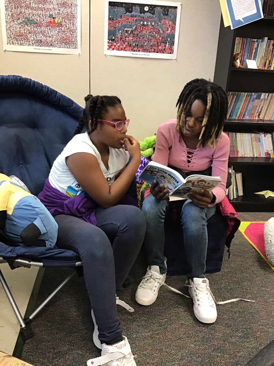 Mrs. W.'s Readers tweet media