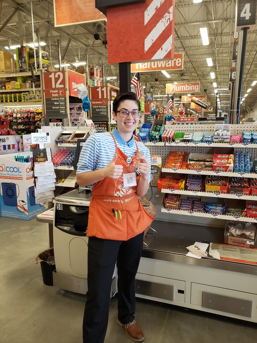 debbieowens618's tweet image. Tori getting her coin for a positive shout out on the VOC!!#swbest