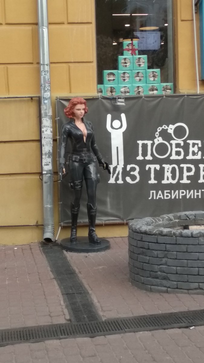eridan757's tweet photo. Извините, но я не могу не пошутить о том что карьера Наташи после мстителей пошла по наклонной https://t.co/B4HLmqZlQZ