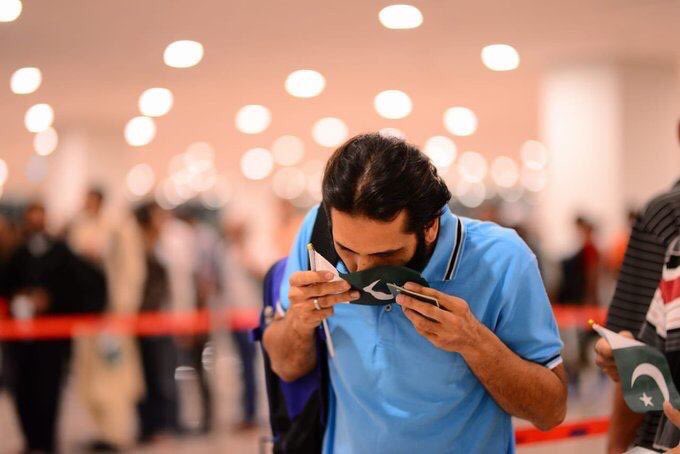 PTIofficial's tweet image. اتنے لوگوں کی دعائیں عمران خان کے ساتھ ہیں کہ اب پاکستان کو عظیم ملک بننے سے کوئی نہیں روک سکتا ! 

Pakistan Zindabad 🇵🇰🇵🇰