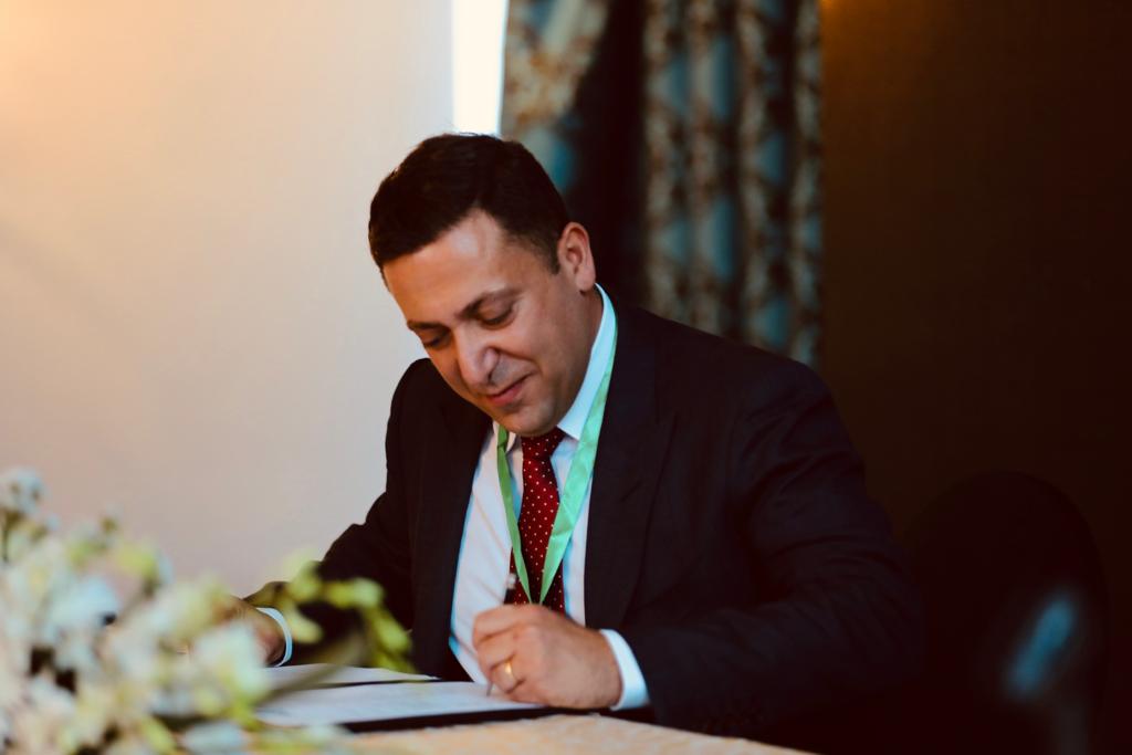 CityEdgeEg's tweet image. Another proud partnership! City Edge Developments just signed with ASGC for ETAPA Square, our fully integrated commercial space in Sheikh Zayed. #CityEdgeDevelopments #EtapaSquare #ASGCGroup