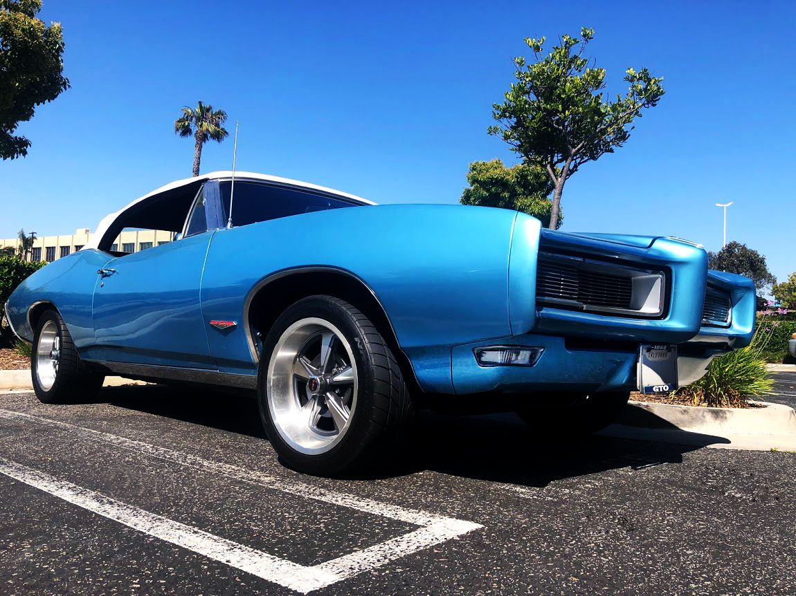 OriginalParts's tweet photo. #OPGICustomer Michael Coulhan came by the OPGI showroom to pick up and oil pan for his 1968 GTO. We took some photos while he shopped. Thanks for stopping by Michael.
Shop for GTO parts at https://t.co/LZ6VehDHWd
#ShowUsYourRide #1968GTO #GOAT #PontiacParts #CalssicCars #OPGI https://t.co/5UdwElBIIt