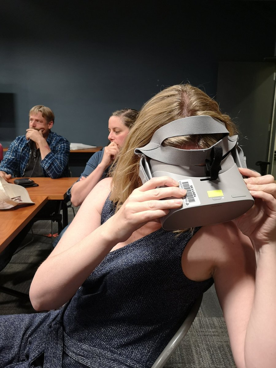BeanL's tweet photo. Experiencing VR at ETV studio #CAE #intrototech @ebrownorama https://t.co/05aUNFcmwx