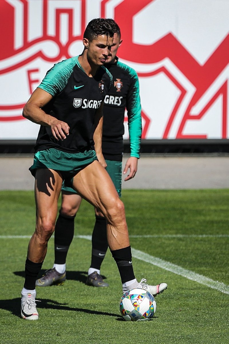 TeamCRonaldo's tweet photo. 🇵🇹 TRAINING TODAY:

CRISTIANO IS BACK WITH THE NATIONAL TEAM!

#NationsLeague #PortugalxSwitzerland. https://t.co/LRJmjgBXxP