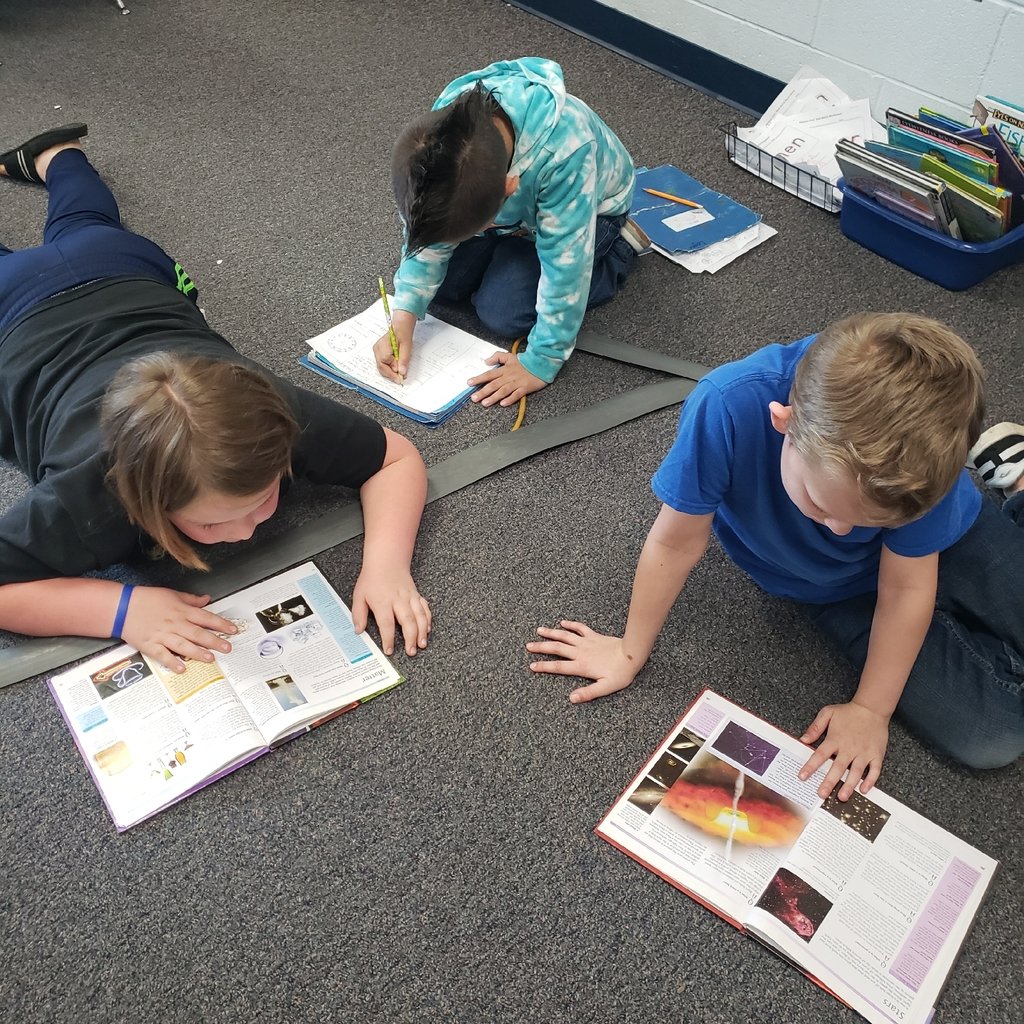 EagleEdgemont's tweet photo. Mrs. Ley's class is working hard during math centers! 👏😁✏️ https://t.co/stU6E1w4SM
