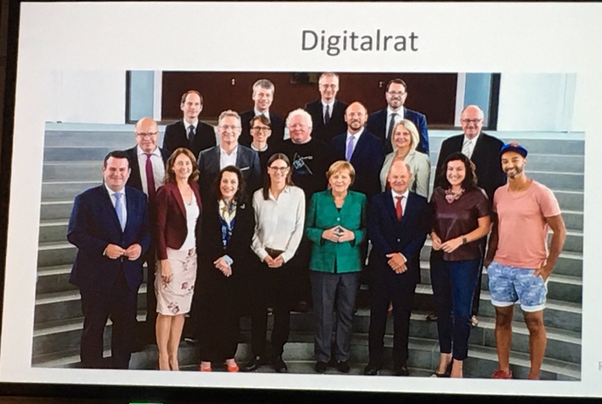EvaZovko's tweet photo. Eröffnungsveranstaltung des #DDGKongress mit einem „alles andere als langweiligen“ Vortrag von @IjadMadisch über die Gründung und den Aufbau des Forschernetzwerkes #ResearchGate mit heute über 15 Mio. Mitgliedern weltweit. Beeindruckend! #ddg19 #Digitalrat https://t.co/kKJC1WpmDV