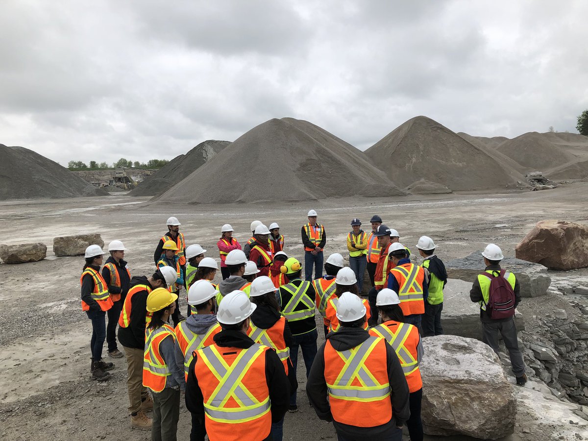 _OSSGA's tweet photo. We had a fantastic day on our Air, Noise and Water Tour! Thank you Walker Aggregates and @NelsonAggCo for showing us around! #GravelFacts #AggregateBuildsOntario https://t.co/yuaNGhNX8n