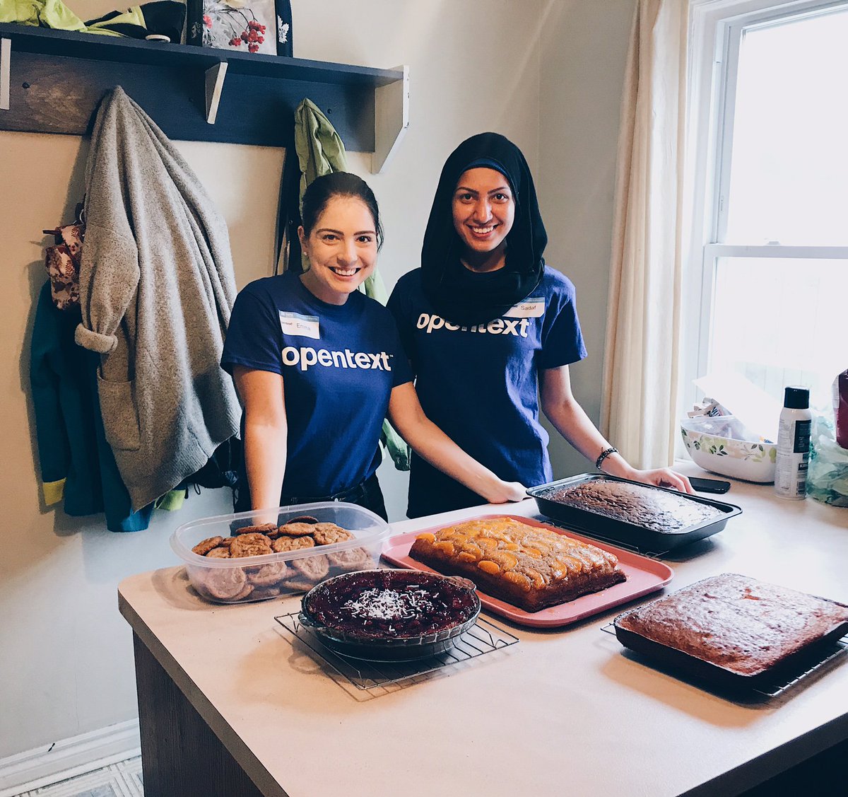 EmmaMaranger's tweet photo. Had an amazing day volunteering for @HabitatWR with my colleagues. I loved helping out in the kitchen! #OpenText #OpenText4Good https://t.co/F1NHpiUvjC
