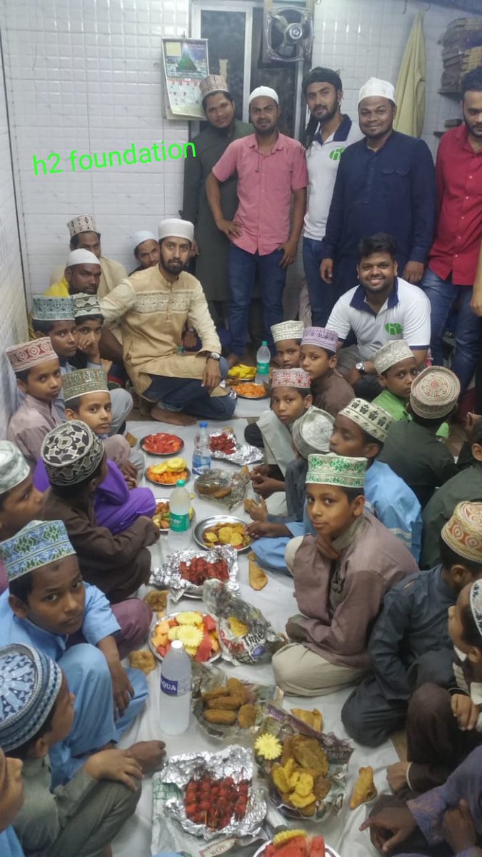 h2foundation4u's tweet photo. Help orphans help orphanages,
Help people help humanity.
Our website
https://t.co/Z8P4SY0pdk our team reach orphans in Mumbai. https://t.co/Rbq4TeziX6