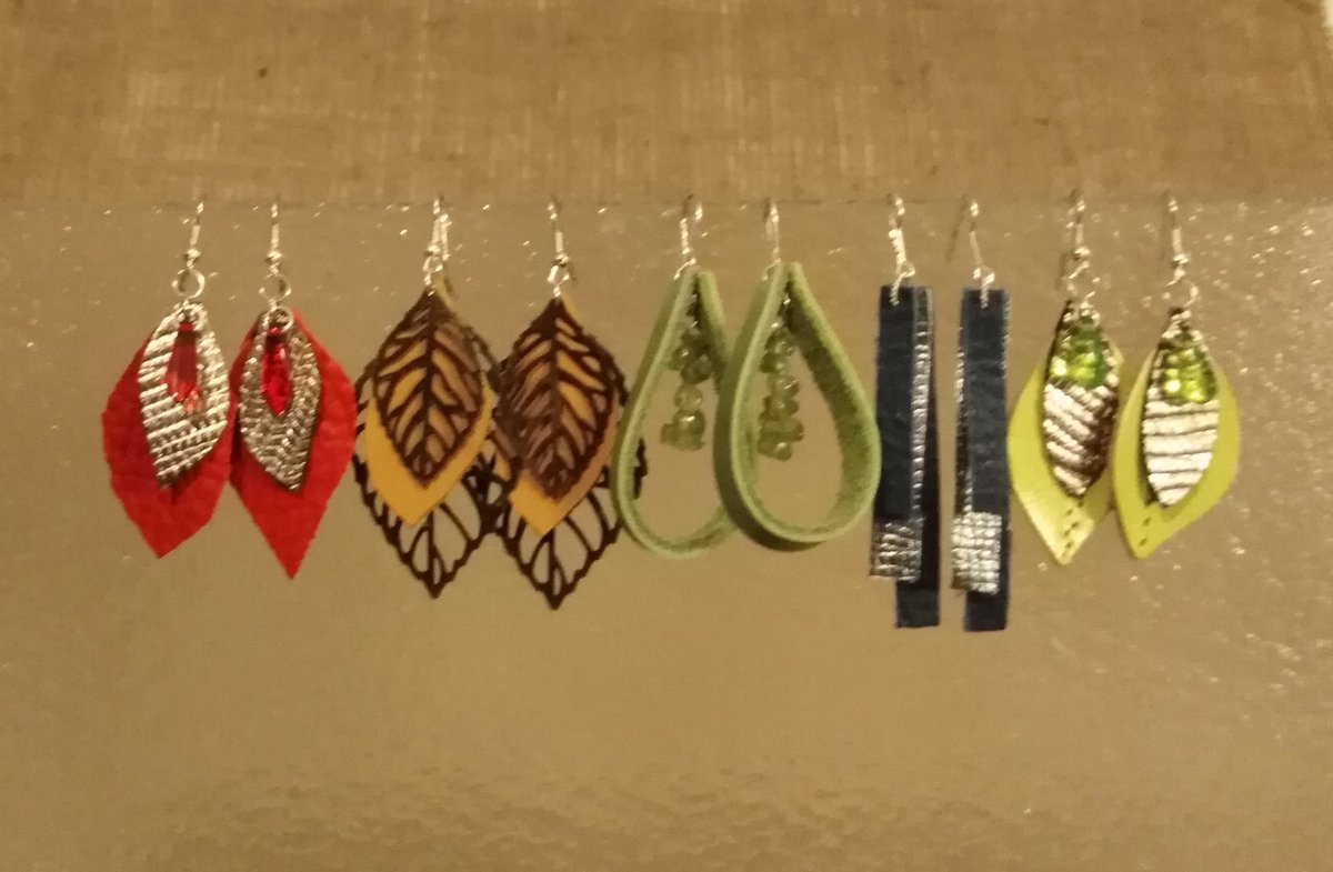 lealakw's tweet photo. New earrings for my stall on Saturday #earrings #leather #treatyourself https://t.co/o3FDiGQv0a