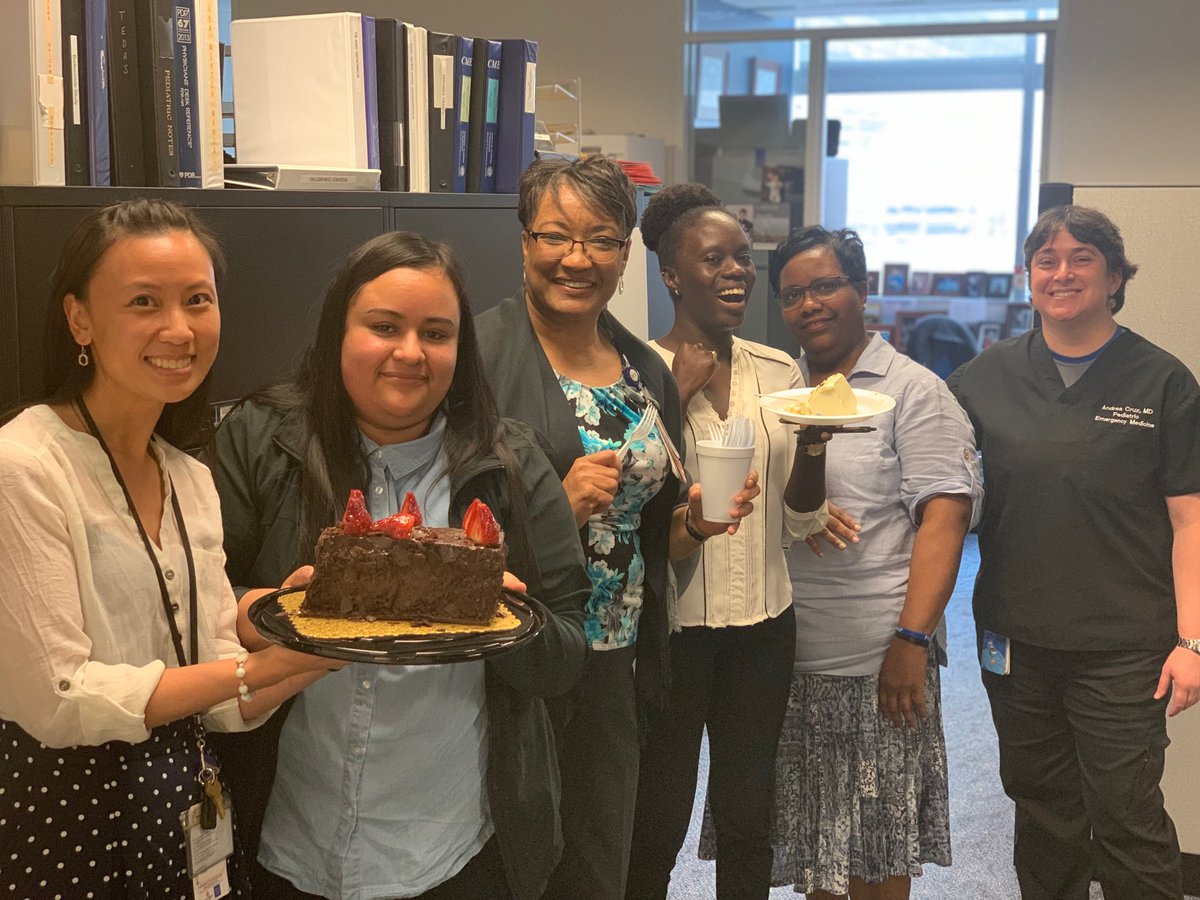 Pedisedationdoc's tweet image. Our phenomenal research coordinator team celebrating the close out of the biosignatures2 PECARN trial  #researchisfun ⁦@atcruz97⁩ ⁦@TexasChildrens⁩ ⁦@TCHResearchNews⁩