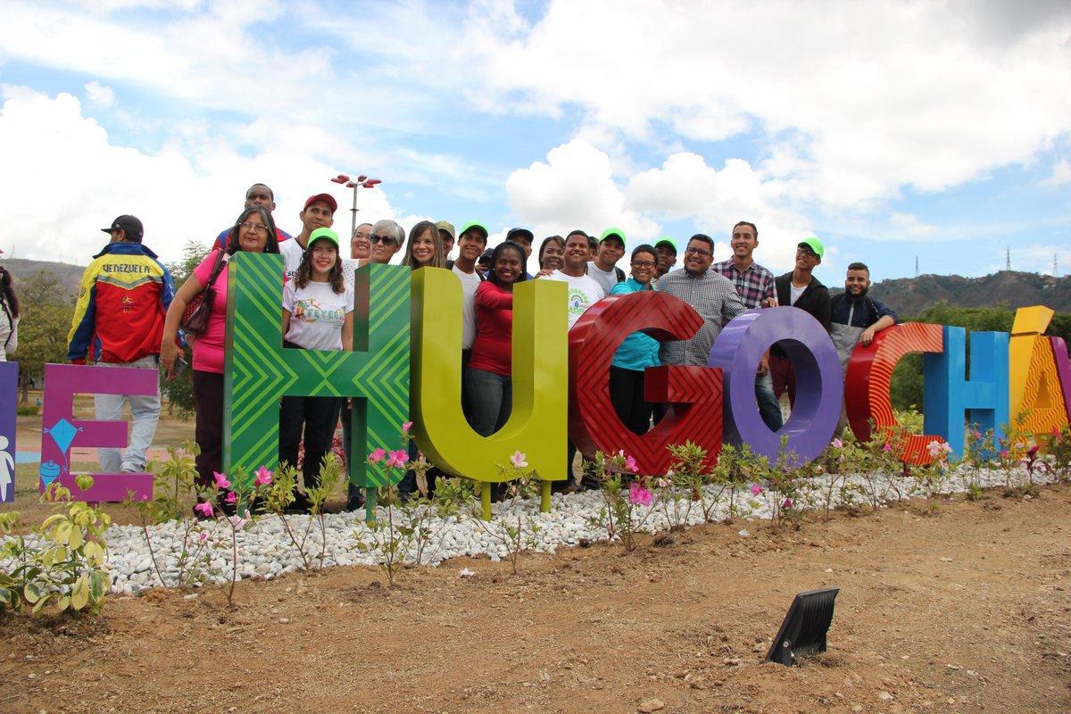 Este #29May la Alcaldesa del Municipio Bolivariano Libertador @ErikaPSUV estuvo celebrando los 71 años del Día Nacional del Araguaney, junto a @fundamiarbol 🌳en el @ParqueChavez ubicado en el eje 3 La Rinconada.
.@AlcaldiadeCcs .@LachinaPSUV