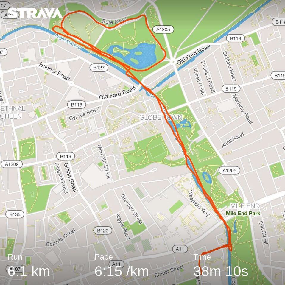 Medic_Russell's tweet photo. After the marathon I’m going for a #SpeedySummer aiming to improve my speed and go for a sub-hour 10K. Kicked it off in new shoes with a new 5K PB of 30:46 (-38 seconds)! Well, consider me a happy runner 🙌🎉🏃🏻‍♂️ @WeAreRunThings https://t.co/4tX2xxmikN
