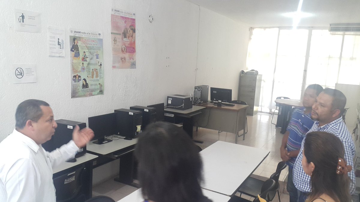 IEATTABASCO's tweet image. El Dg #IEAT Enrique Soberanes Rivera, constató las condiciones en las que se encuentra la plaza comunitaria #Teapa. @INEAmx @GerardoMolinaA_