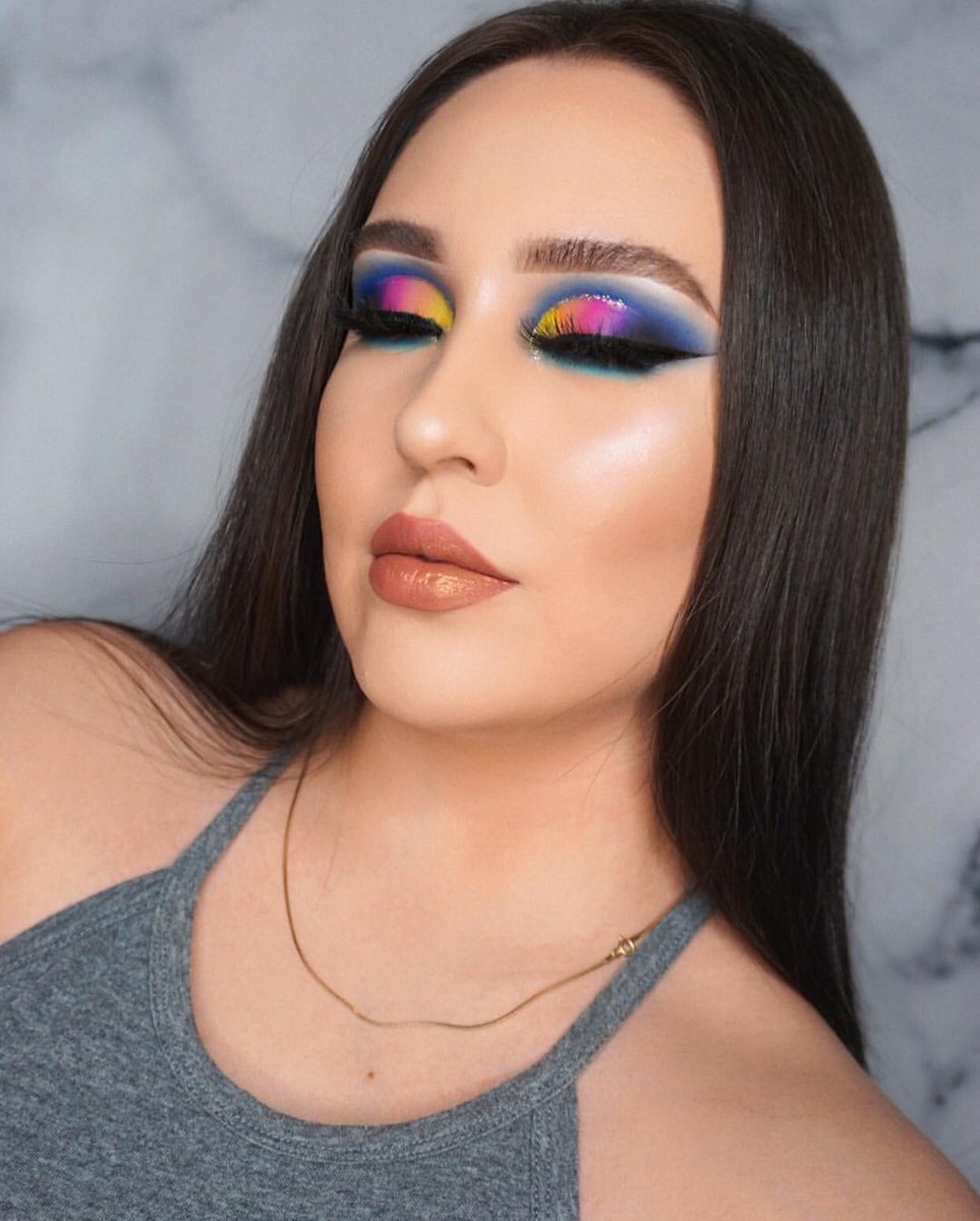 aanyvarelaa's tweet photo. @JeffreeStar I’ve been reposted several times in JSC instagram, it would be another dream come true if i made it to the #JeffreeStarPRList 😭🙏🏻✨🖤 https://t.co/4P1eNQYLa8