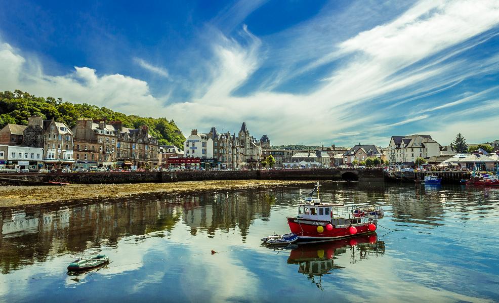 loveoban_'s tweet photo. Oban Harbour where you can catch the most stunning sunsets and watch the world go by… #visitoban #obanminded #YCW2020 #ScotlandHour @visitscotland Photo by: Sheila McIntyre Photography https://t.co/D70ZFPYe3n