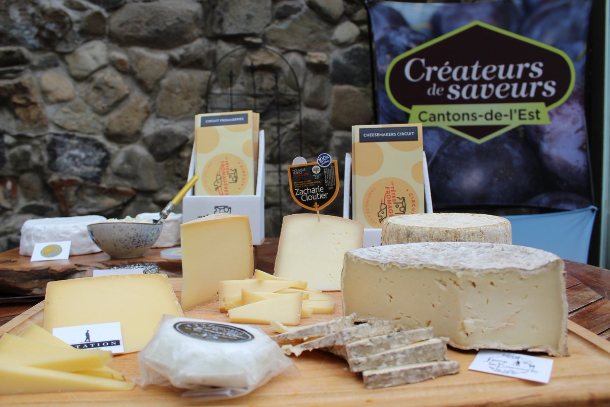 C’était le lancement du circuit gourmand Les Têtes Fromagères hier au Domaine de Courval! Pour la première fois, 14e fromageries de la région se regroupent pour mettre de l’avant l’incroyable diversité et la qualité de leurs produits🧀👩🏻‍🍳 <a href="/cantonsdelest/">Cantons-de-l'Est</a> <a href="/cantonsmedias/">Danie Beliveau</a>