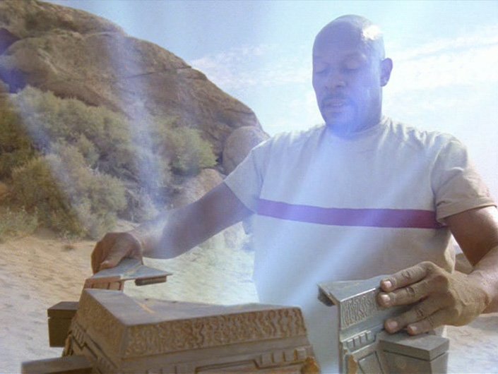 Tonight I started watching the last season of #StarTrek #DeepSpaceNine in preparation for my trip to the cinema on 26th June to watch the #DS9Documentary here in the UK... This is what happiness feels like! What are you doing to prepare for the #DS9Doc?
