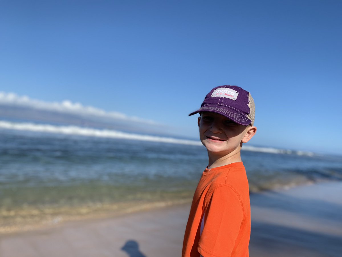 Jim7764's tweet photo. Good morning from Maui!! #peak19 #ratliffsinhawaii #ethanjames #purplelife #MetrobyTmobile https://t.co/6u0ekCkWaj