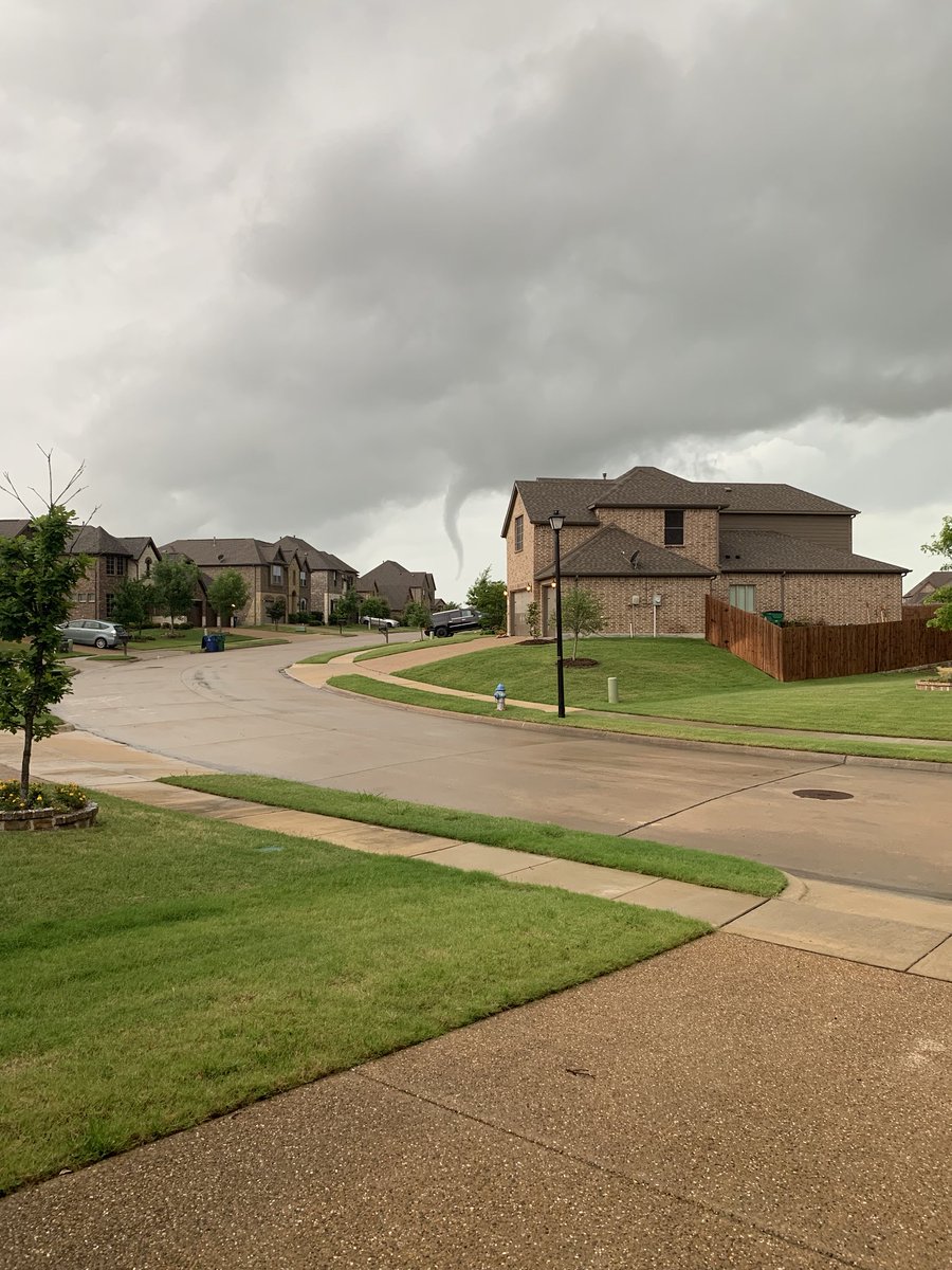 Little_Mel2's tweet photo. @wfaaweather Fate, Texas headed towards Royse City https://t.co/SXNgdcUadZ