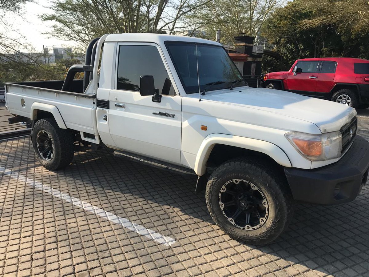 drivenrsa's tweet photo. 2012 Toyota Land Cruiser 4.0 V6 S/C
R 349,900
Excellent Condition!
Beige
Well looked after
Contact 0810626741 https://t.co/7lyVVe68HG