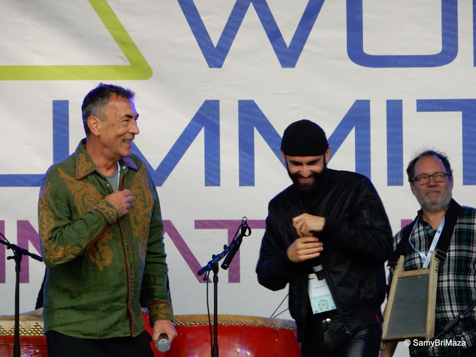 ConchitasWG's tweet photo. 💚Some impressions of yesterday's #HeastAsNet 🎶duet by #HubertvonGoisern &amp; @ConchitaWurst at the @R20_AWS #ClimateKirtag #Vienna #Heldenplatz #ClimateAction #ClimateChange 🌍🌏🌎
https://t.co/VkHESQdnJA https://t.co/i2FBkopB07