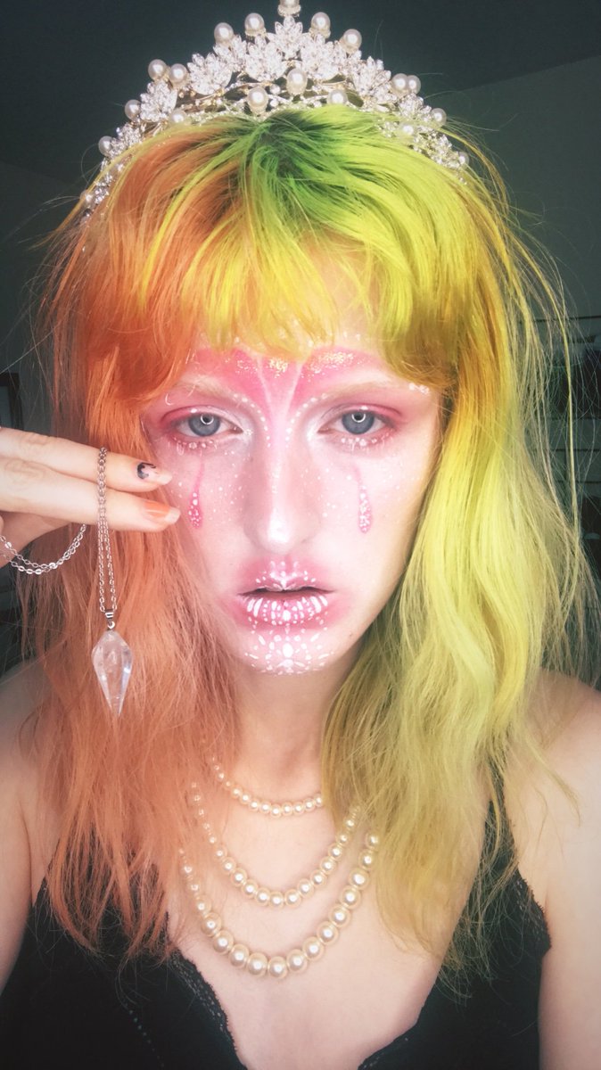 masarumono's tweet photo. Me??!!! pls I logged back in after years of not using twitter to tweet u #please #JeffreeStarCosmetics #prlist #noticesenplease https://t.co/9cn8UnV8FO