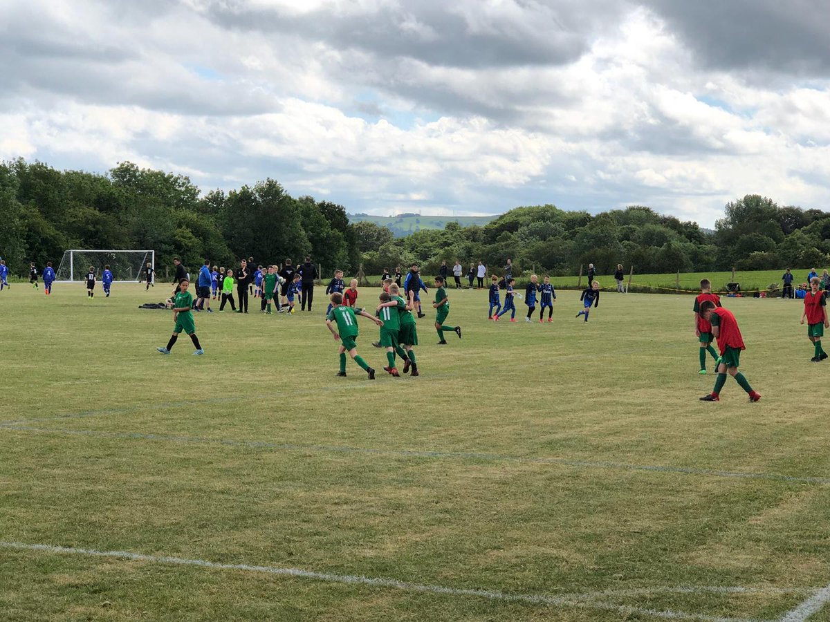 TinnyAthleticFC's tweet photo. The Original and Biggest summer tournament in the area is EVEN bigger this year. 120 teams 1400+ players registered over 4 days. But we have space for 2 more u8's. @DerbyshireFA @EMJFL @Manchester_FA #weonlydothebest #TheOriginal https://t.co/laaz83jFdN