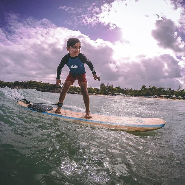 parabopress's tweet photo. Congratulations to #npmcontest Week 4 winner @jbarhouma! Your #firstsurflesson photo brings us so much joy. The prize for Week 4 is $150 in shop credit from @parabopress.
And don’t forget to enter our National Photography Month Grand Prize GIVEAWAY trip… https://t.co/QIut0E8hn7 https://t.co/ljsmV63UhB
