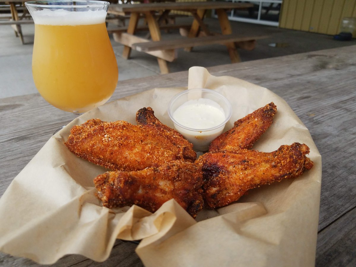 WildroseBrewing's tweet photo. Hey looks like the rain stopped and it is wing Wednesday. This week we have our new dry rub along with our Jamaican Jerk and spicy garlic sauces. This rub is savory and a little sweet goes perfectly with our new NEIPA "Juciy Bear". https://t.co/gVMyWJEE71