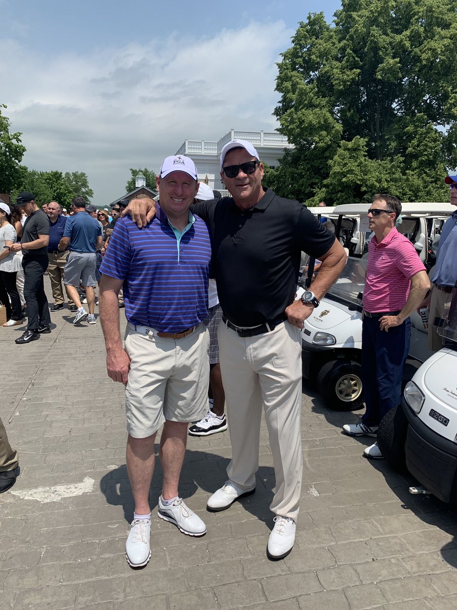 BaldyNFL's tweet photo. .@ShaunOHara60 threw a charity event today to help out his cause for Cystic Fibrosis and a bunch of the fraternity showed up to help the cause including #SterlingSharpe #BillyArd #JeffFeagles. #BaldysBreakdowns💯❤️🏈 https://t.co/1hGgd7BPKY