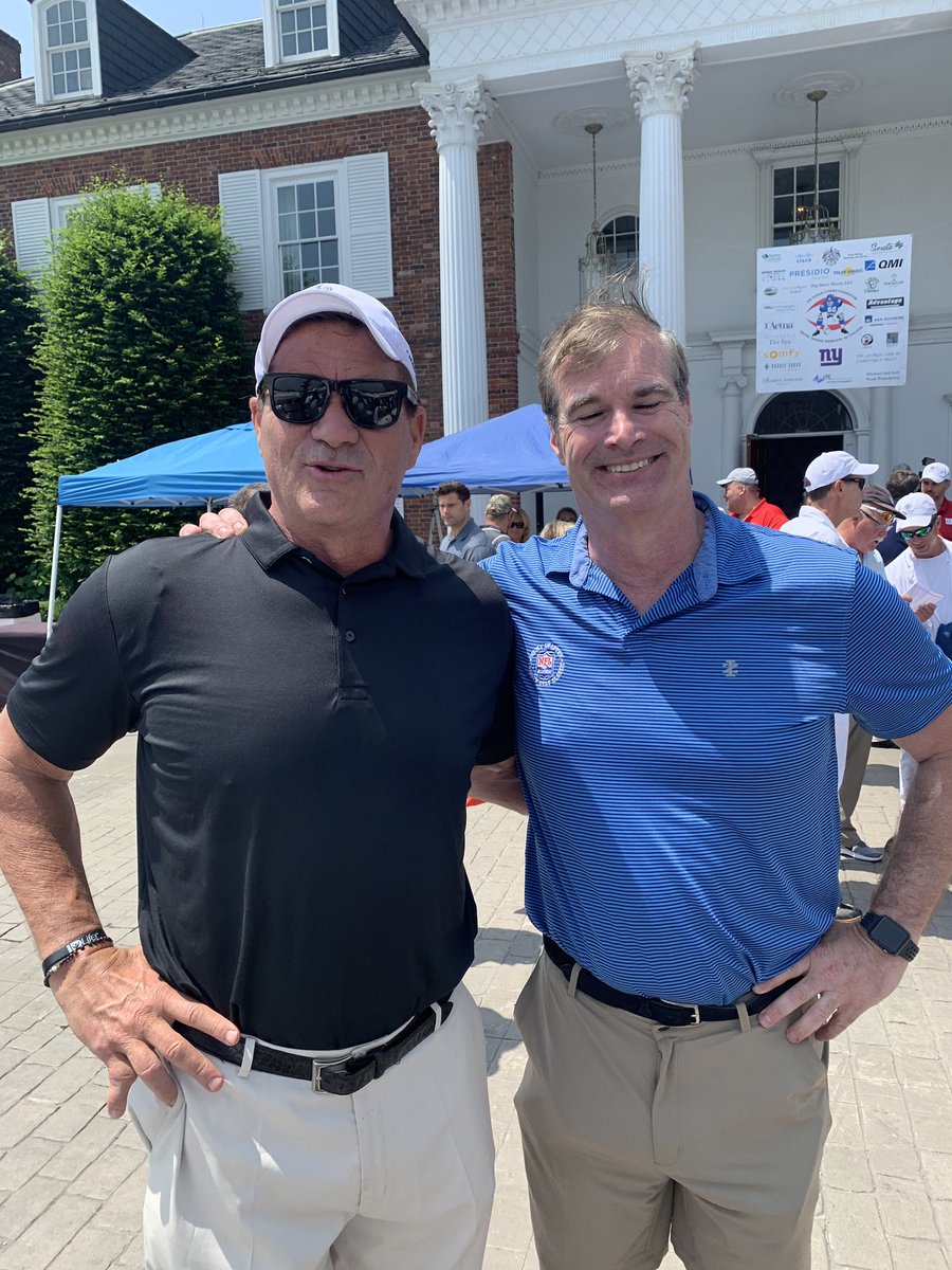 BaldyNFL's tweet photo. .@ShaunOHara60 threw a charity event today to help out his cause for Cystic Fibrosis and a bunch of the fraternity showed up to help the cause including #SterlingSharpe #BillyArd #JeffFeagles. #BaldysBreakdowns💯❤️🏈 https://t.co/1hGgd7BPKY