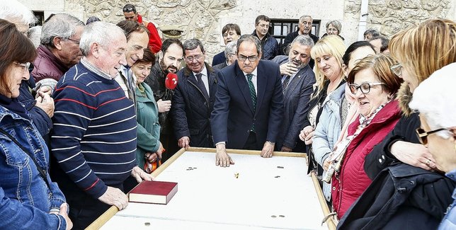 diariodeburgos's tweet photo. El frío y el dinero no se llevan del todo bien #Tabera #Briviesca https://t.co/vlz3wV3kxn https://t.co/GFSdMX5KNW