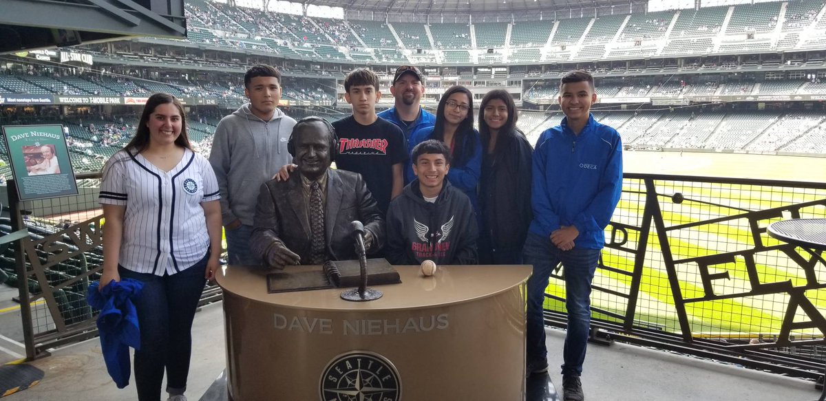 GrandviewDECA's tweet photo. Go M's! #marinersdecaday https://t.co/WiLsY2OphJ