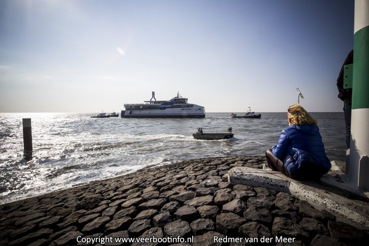 Veerbootinfo's tweet photo. De nieuwe schepen van Doeksen zijn vandaag in Harlingen aangekomen. Willem de Vlamingh en Willem Barentsz zijn met sleepboten Harlingen binngebracht. Voor foto's zie: https://t.co/A7nBi0aP7i @rederijdoeksen https://t.co/9gKiSdiE94