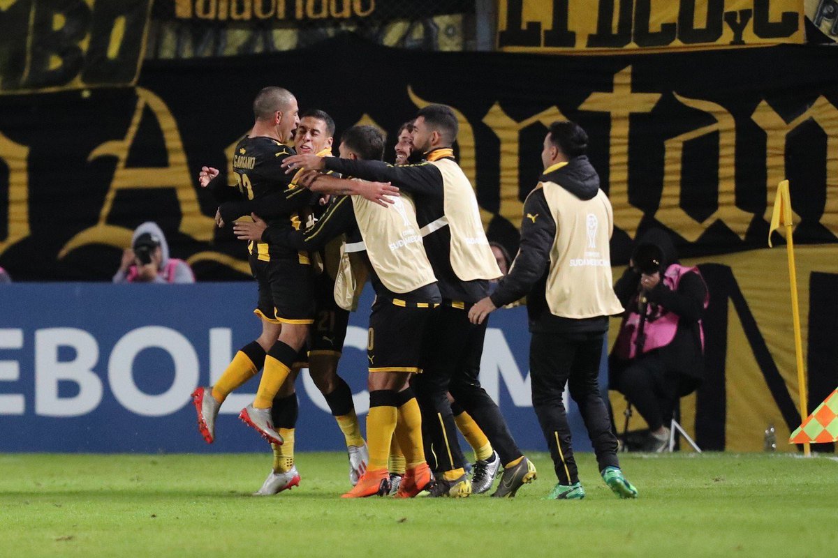 FUTDistinto's tweet photo. #CopaSudamericana Resultados:
#Botafogo (5) 4 - 0 (0) #SolAmerica
#Palestino (1) 0 - 1 (3) #Zulia
#Peñarol (3) 2 - 0 (1) #DeportivoCali .
#16avos #Vuelta #Clasificacion #Octavos #Conmebol https://t.co/HjsYAlUgRc