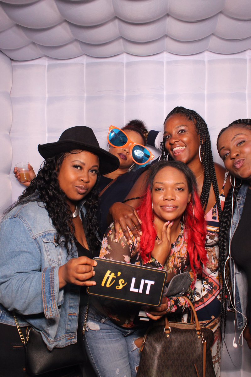 These Humpday Vibes are🔥 #nuimagereflectionz #nirphotobooth #nuimagephotobooth #summerpartyideas #partywaslit #ledphotobooth #ledinflatablephotobooth #magicmirrorbooth #magicmirror #magicmirrorphotobooth