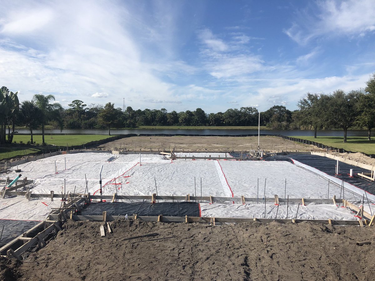 DeezyCoe's tweet photo. 7 months and 6,000+ sq ft later... So happy to deliver another beautiful custom home to a happy LifeStyle customer. We wish you many years of happiness at your new residence!! #buildingalifestyle #solarreadyhomes #customdivision #merrittisland #discoverbrevardfl #floridahomes https://t.co/qwFKpo8UCH