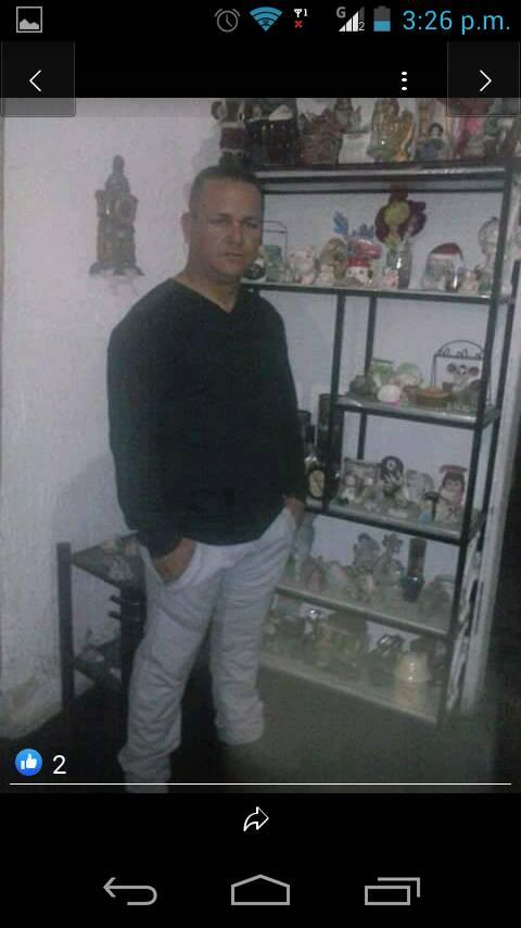MullerRojasDDHH's tweet photo. Este Policía del Mpio San Joaquin Edo. Carabobo,  Omar Montilla habitante de Bello Monte 2, Valencia, Actualmente procesado por estar presuntamente implicado en delito de violación, ¡Se teme que sea, cuarenteado! por ORDEN DE algunos PADRINOS políticos  EL PUEBLO TEME IMPUNIDAD https://t.co/5B1XHQDPAC