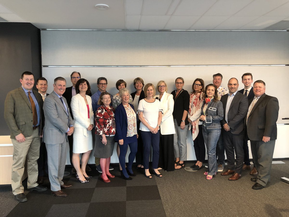 A great looking crew! The <a href="/KidsHelpPhone/">Kids Help Phone</a> Board of Directors. Proud to be working alongside this amazing and talented group of volunteers. Thank you for showing up for youth. 🙌🏻 #ShowUpForYouth