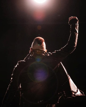 TadShows's tweet photo. @JoelMeyersMagic continues to WOW audience on the Norwegian Pride Of America in Hawaii! One more week left of a FANTASTIC run!
Congratulations JOEL :)
#joelmeyers #joelmeyersmagic #prideofamerica #norwegiancruiseline #mastersofillusion #tadshows #tadmanagement #tadventure https://t.co/MRrtC7yWus